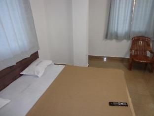 Oyo 36211 Hotel Padma Palace Ujjain Eksteriør billede